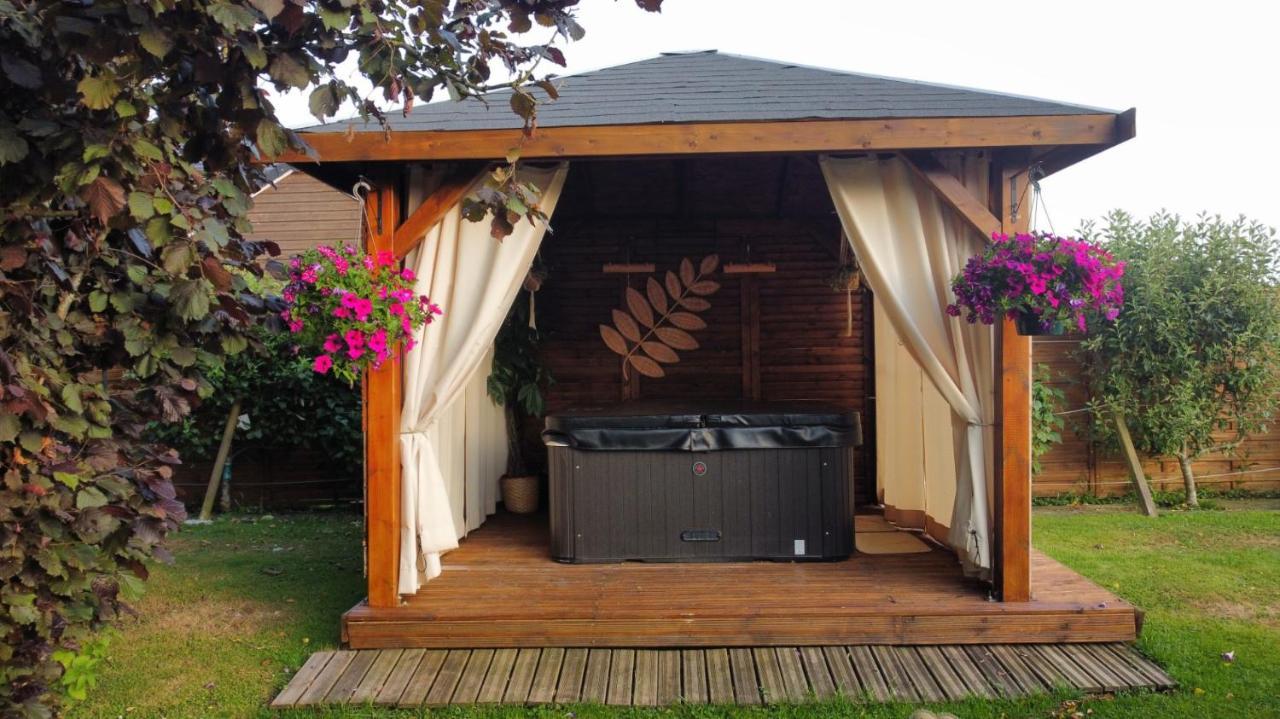 Les Mini-Chaumieres Vila Saint-Martin-Saint-Firmin Exterior foto